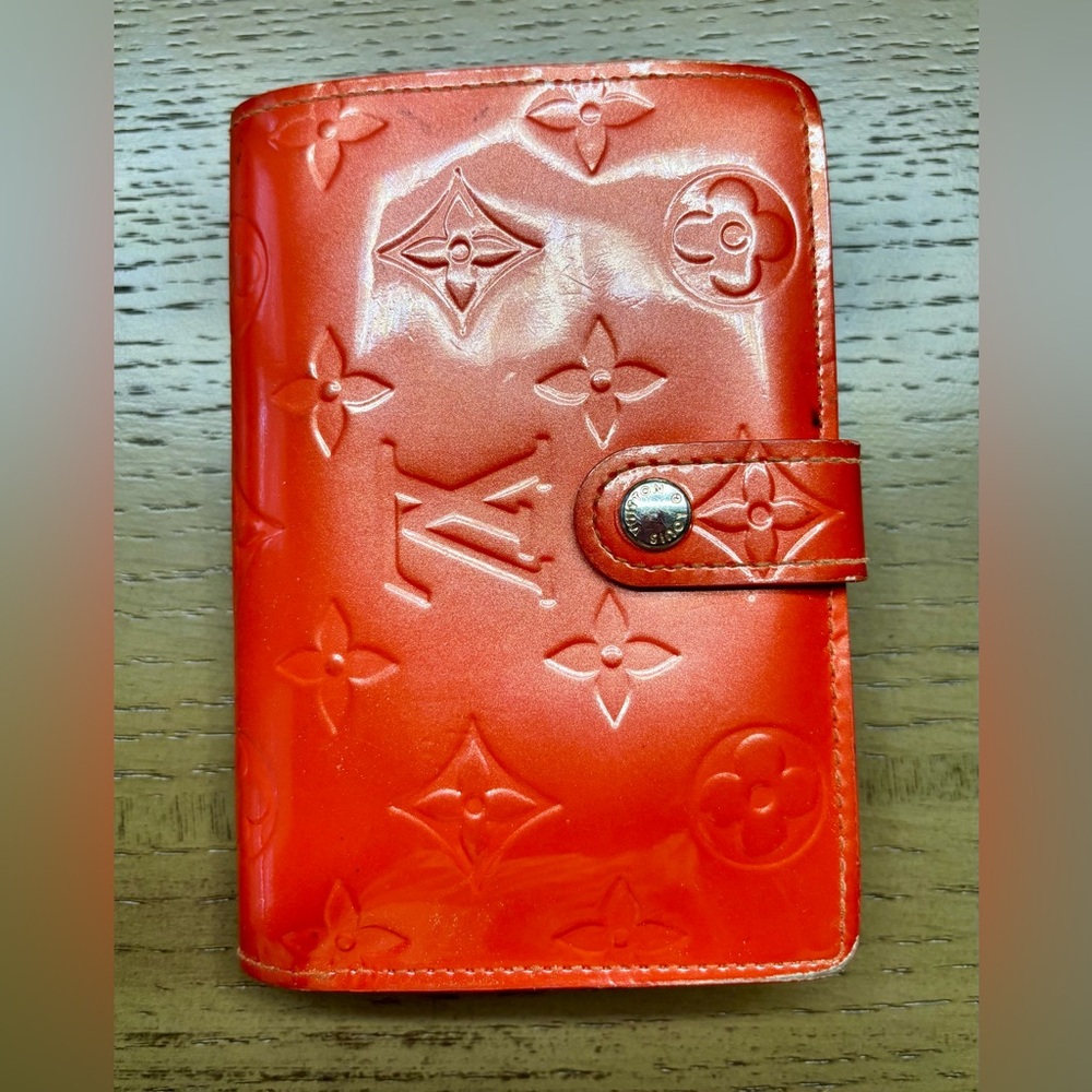 Louis Vuitton Red Vernis Kiss Lock Wallet